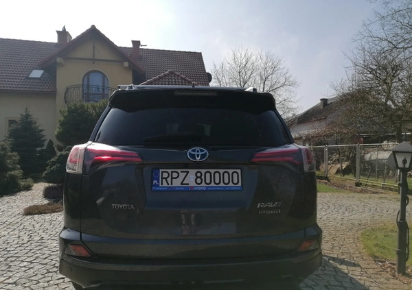 Toyota RAV4 cena 95900 przebieg: 90700, rok produkcji 2017 z Przeworsk małe 154